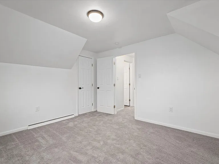 1303 Cloverdale St — Photo 16
