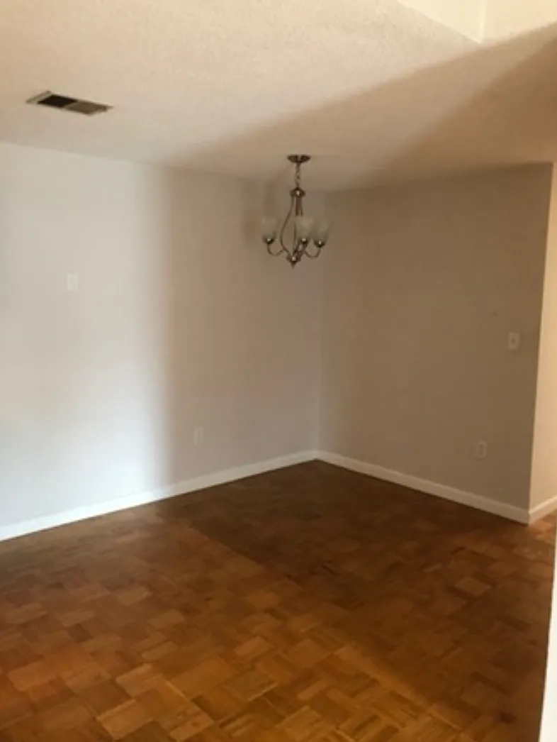 2 bed, 936 sqft, $2,700 — Photo 2