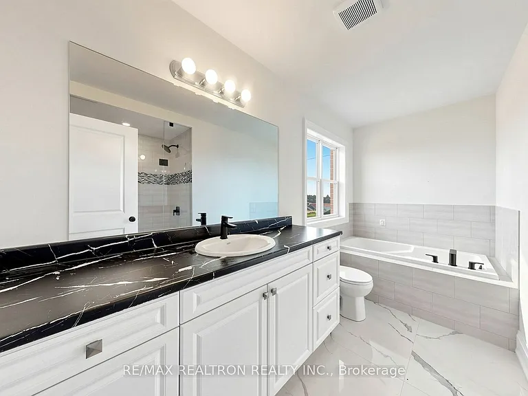 4 Braeburn St — Photo 29