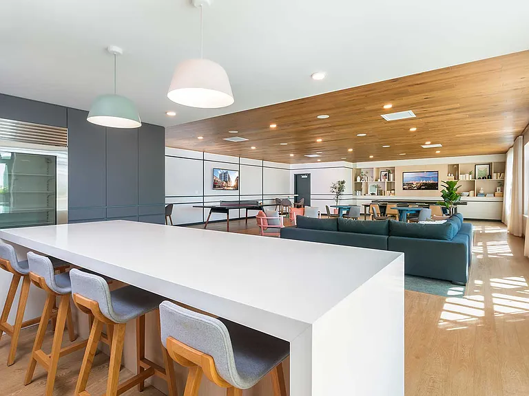 From morning coffee to game nights, Eleven33's resident lounge and chef-inspired kitchen are designed for connection, comfort, and everyday luxury.