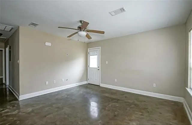 3 bed, 2.0 bath, 1150 sqft, $1,419 — Photo 3