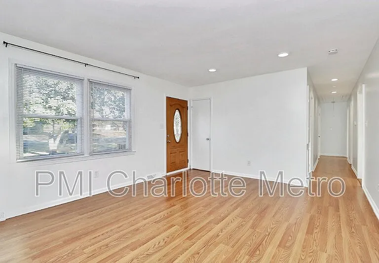 9916 Windrift Rd — Photo 7