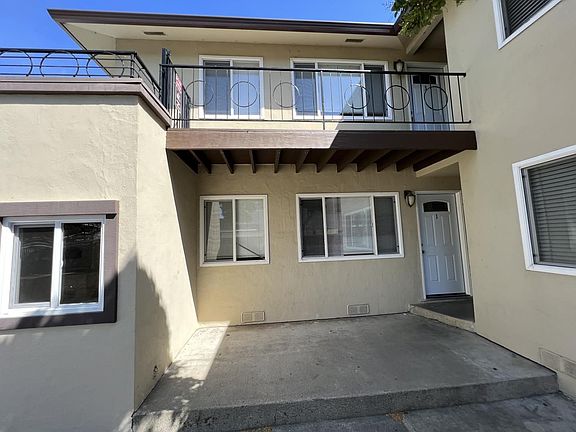 2nd image of 3194 Moorpark Ave APT 1