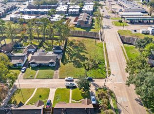 4827 Chantilly Ln, Houston, TX 77092