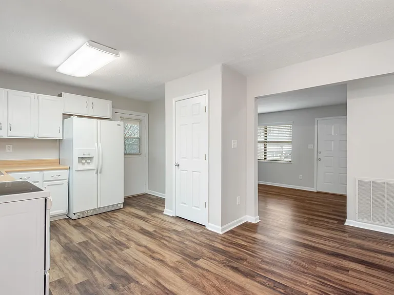 5126 Middle Ridge Ln — Photo 10