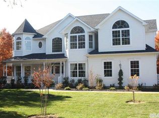 Coates Ave, Holbrook, NY 11741