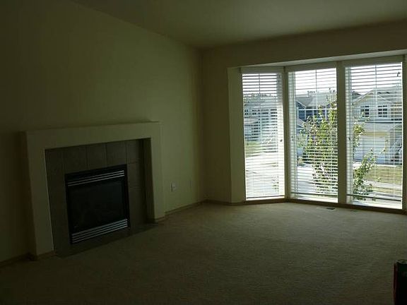 Living/Fireplace
