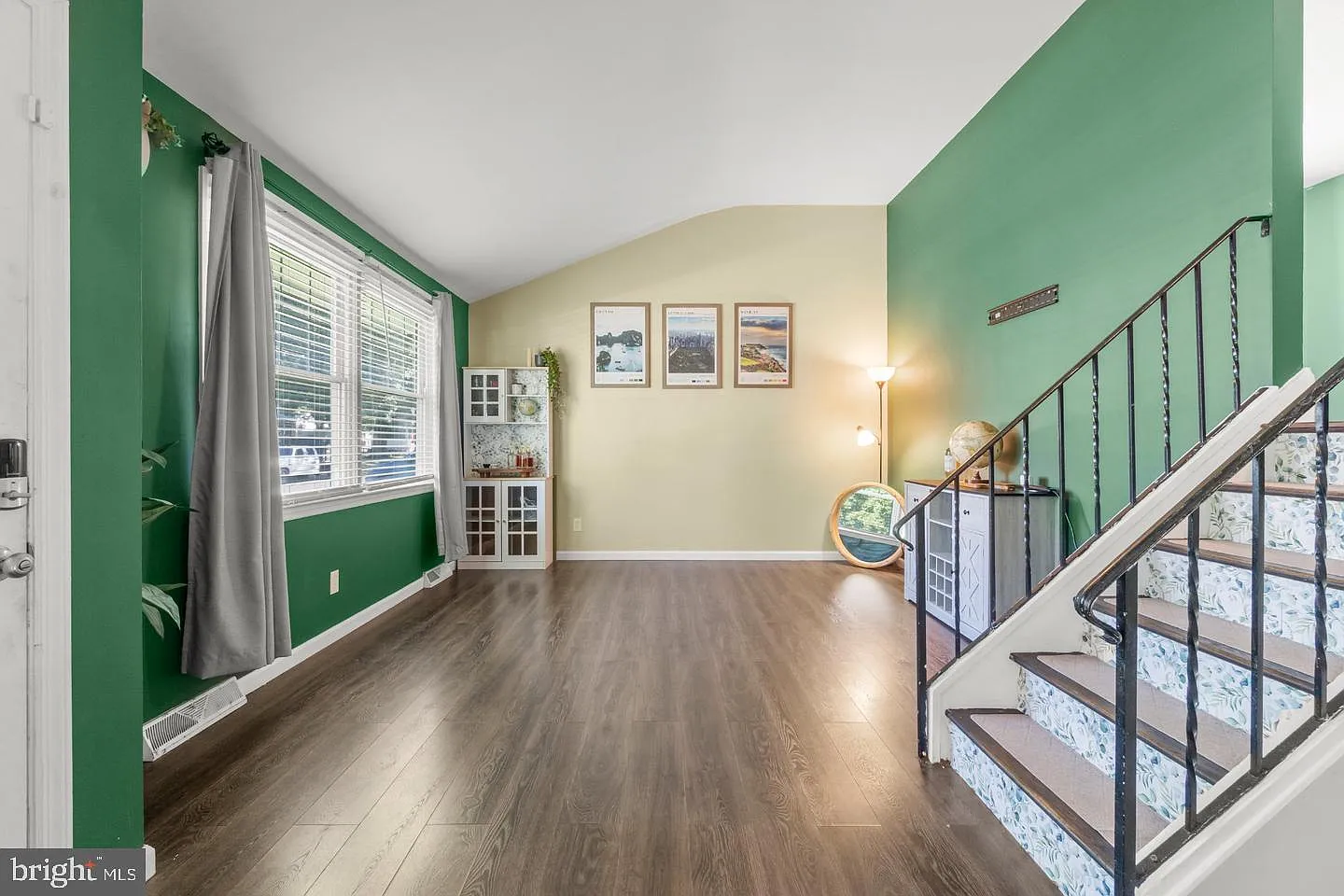 4 bed, 1.0 bath, 1400 sqft, $2,500 — Photo 3