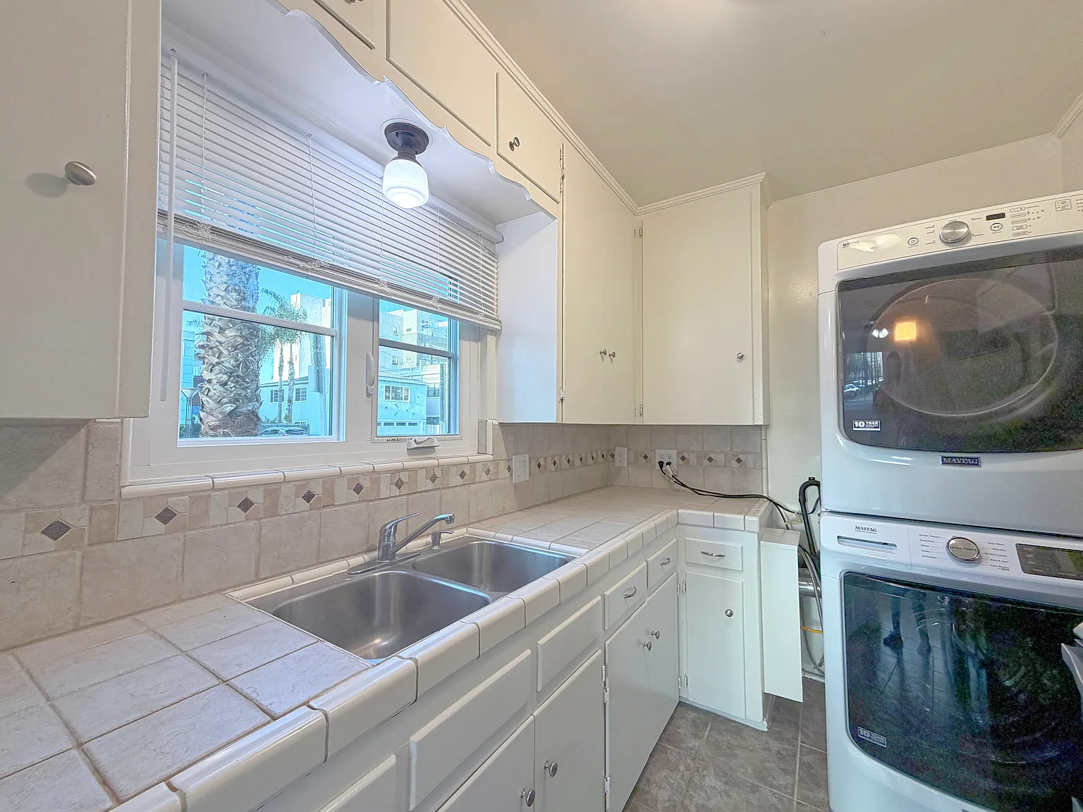 2 bed, 953 sqft, $2,285 — Photo 4