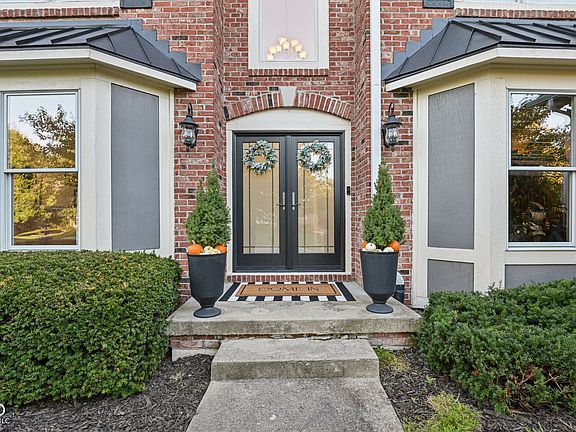 3rd image of 4295 Riverbirch Run