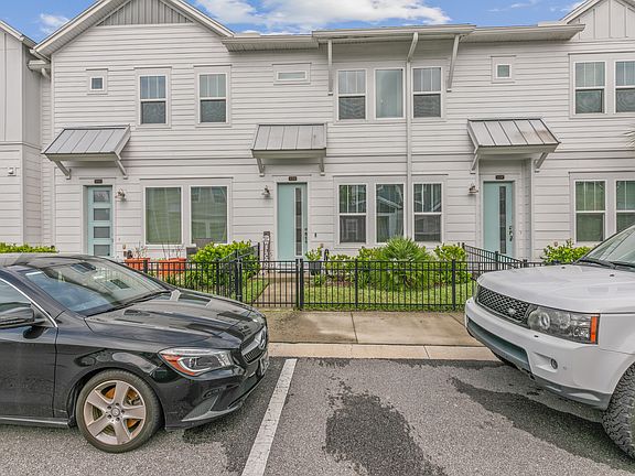 3rd image of 11304 Barrier Beach Pl