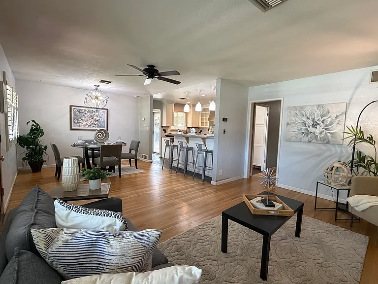 1406 Baywood Dr — Photo 11
