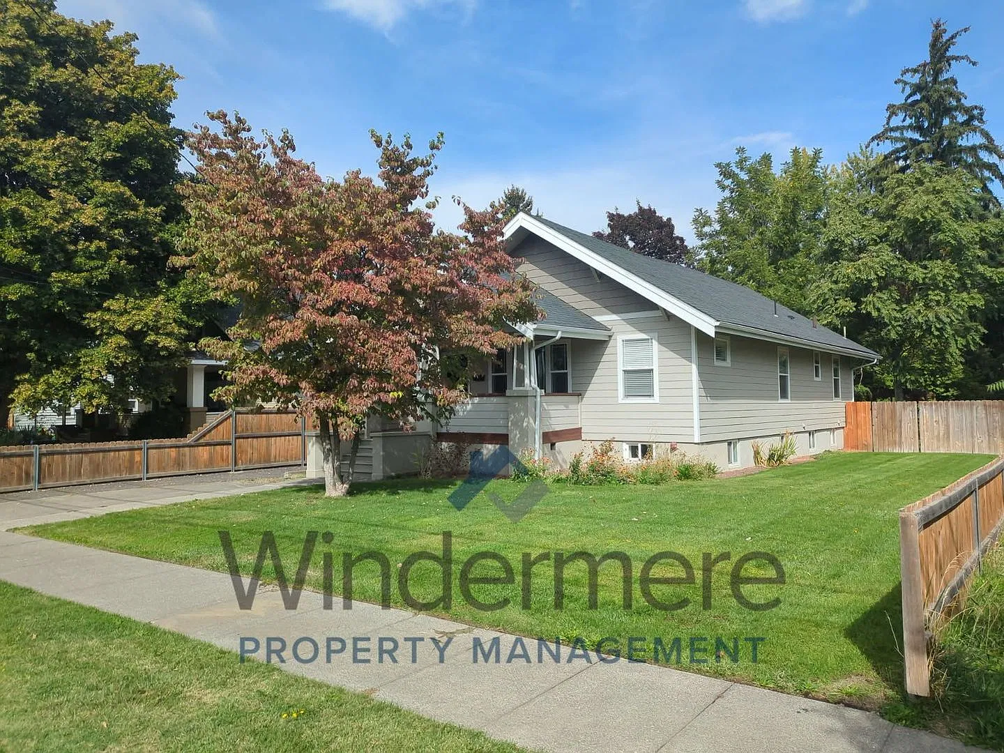 609 Pleasant St. - Well Equipped Kitchen, Finished Basement with Wet Bar and 2 Bonus Rooms — Photo 2