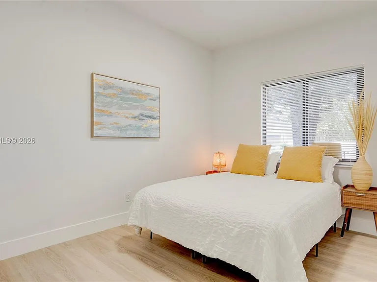 2736 NW 21st Ave — Photo 17