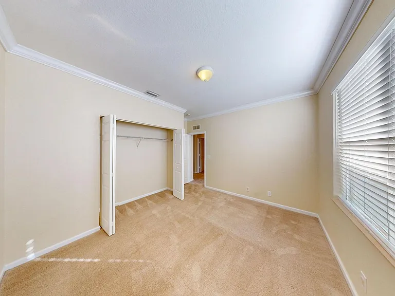 1007 Grove Park Cir — Photo 12