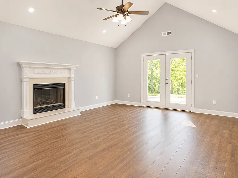 133 Lewis Ln — Photo 4