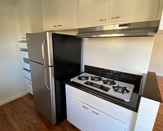 5th image of 1824 Manning Ave APT 1