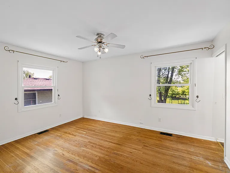1140 Sunnyslope Dr — Photo 16