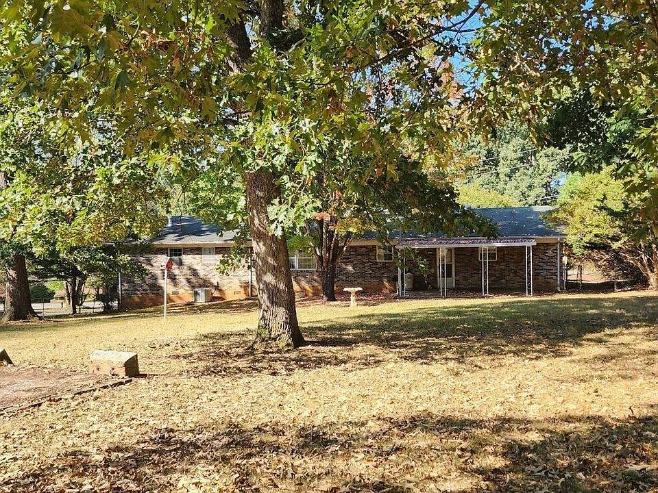 2nd image of 608 Greenwood Dr