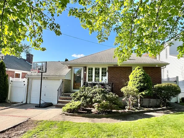 55 Sturges St, Staten Island, NY 10314