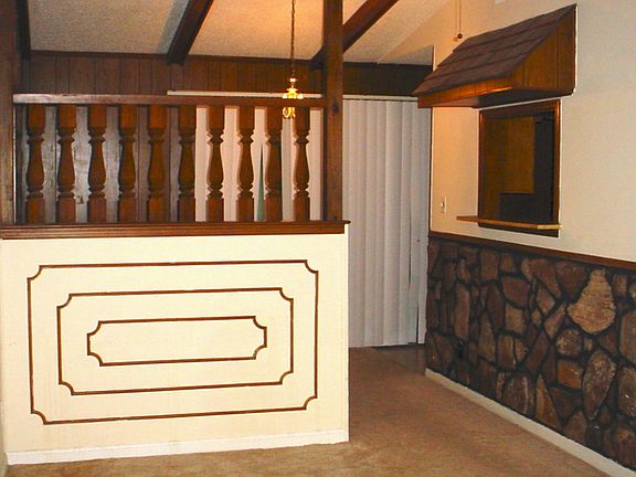 Looking into the dining area from the livingroom.