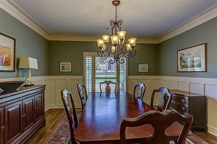 5 bed, 4.5 bath, 4045 sqft, $4,300 — Photo 4