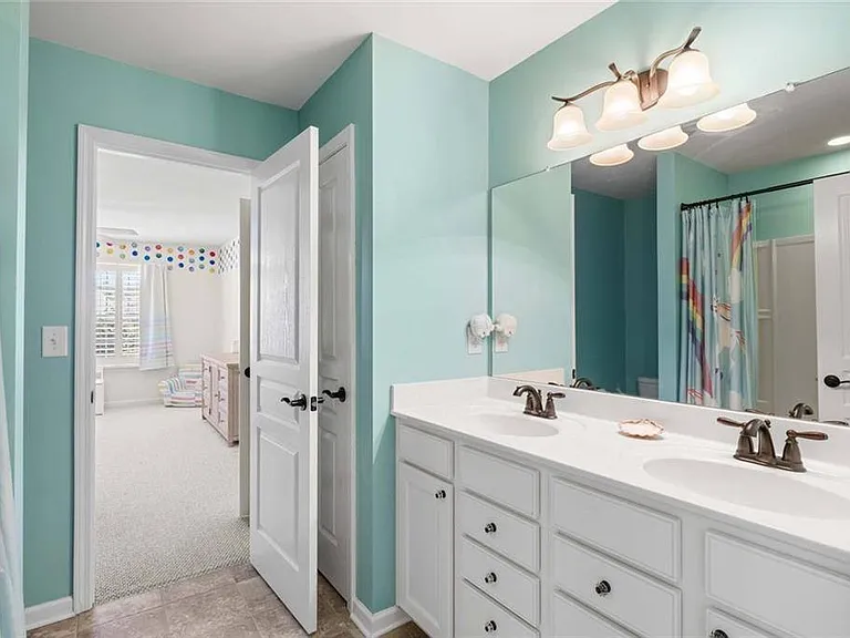 496 Spring View Dr — Photo 20