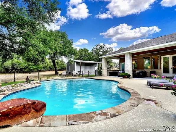 3111 COUNTY ROAD 319, La Vernia, TX 78121