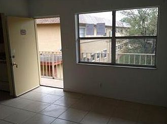 4th image of 101 NE 41st St #101
