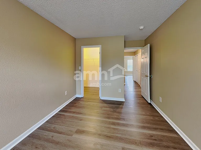 635 Cloverfield Ln — Photo 19