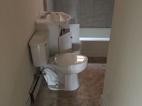 3rd image of 318 N Royal Ave #10980406