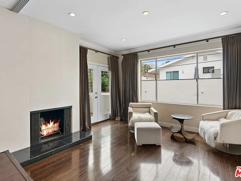 419 N Oakhurst Dr #203 — Photo 8