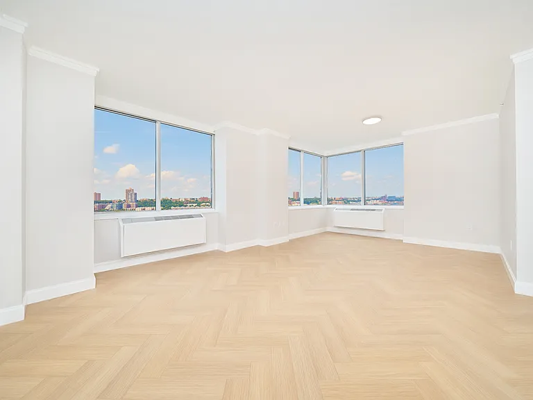 160 Riverside Blvd #25A — Photo 3