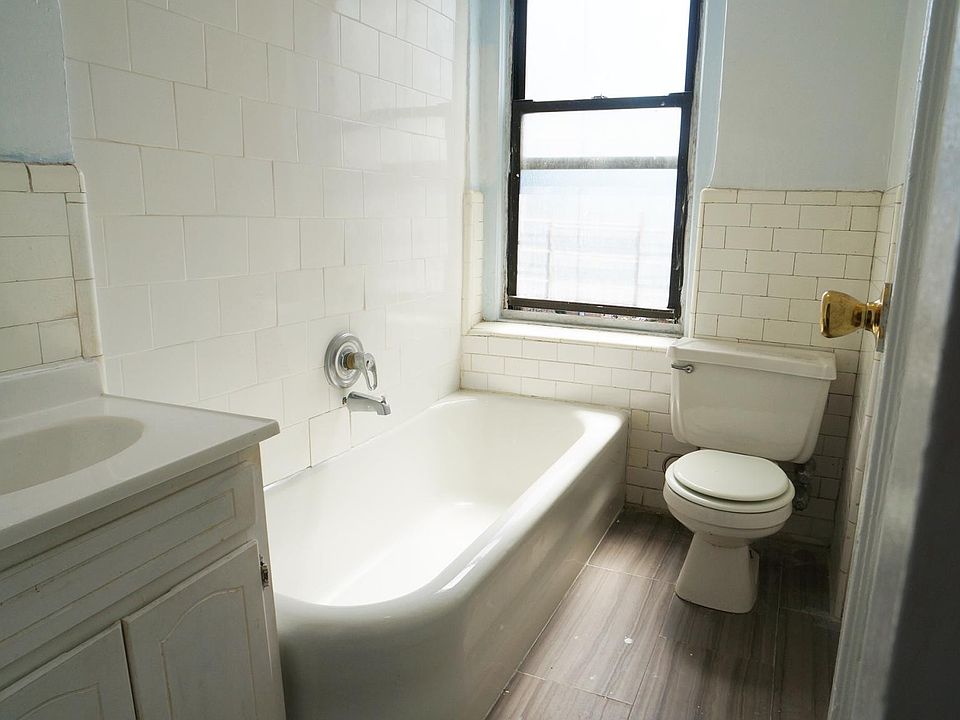 2nd image of 1380 White Plains Rd #4