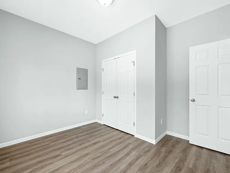5588 W Elm St — Photo 7
