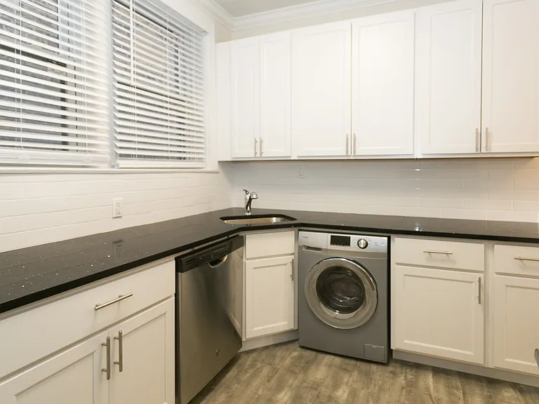 1132 Maple Ave #3 — Photo 2