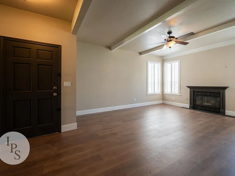 8153 N Cedar Ave #126 — Photo 3