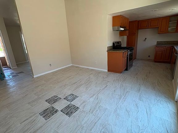 5th image of 14815 Country Ln #1