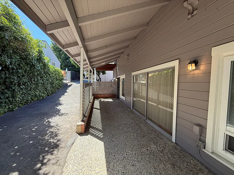 1010 Figueroa St #2 — Photo 14