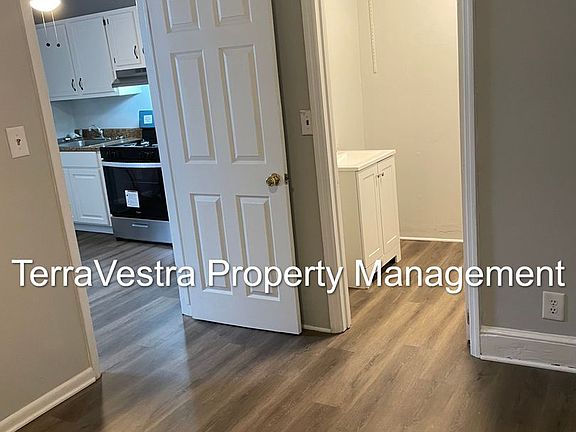 2nd image of 35 S Sussex St APT 2