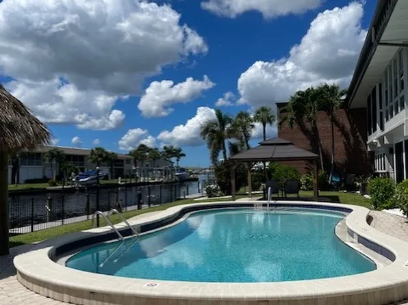 632 Victoria Dr APT 201, Cape Coral, FL 33904