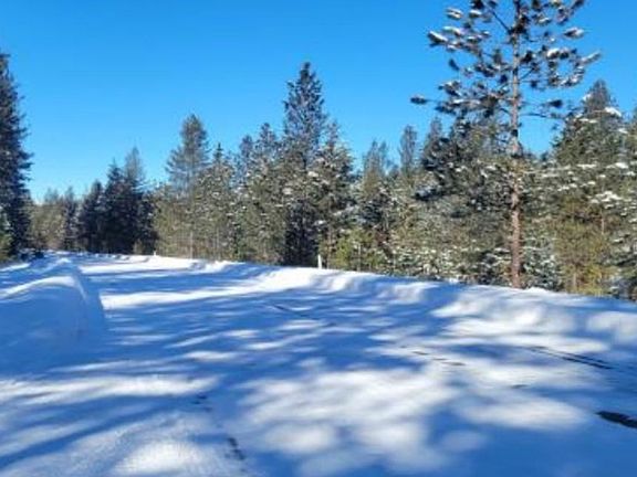 Exterior Neighborhood (street photo)