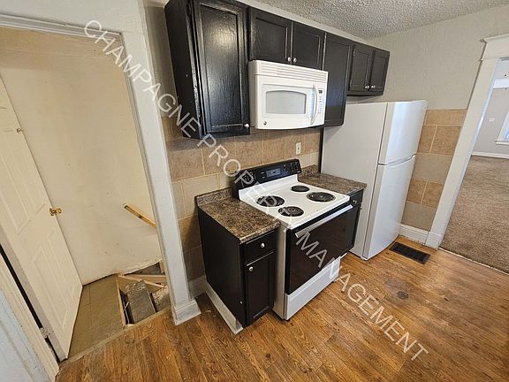 4th image of 2530 Askew Ave