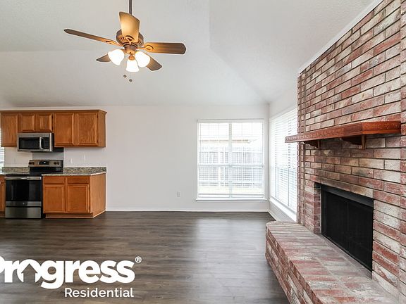 4th image of 1317 Rosewood Ln