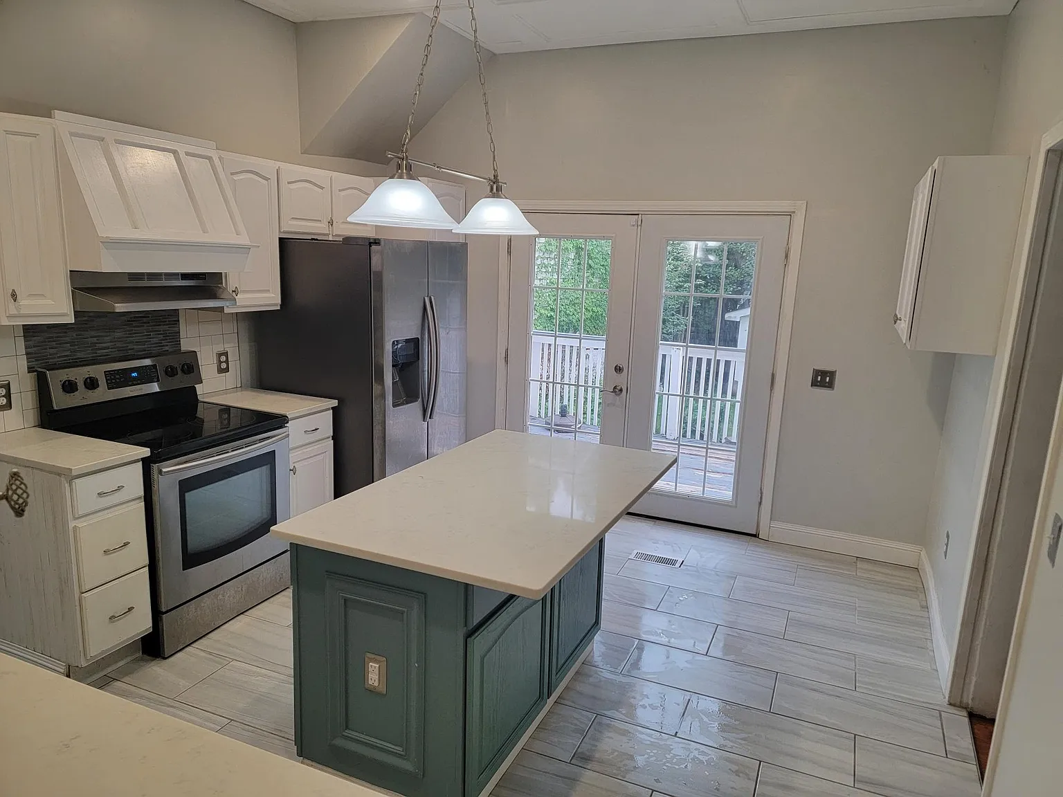 3 bed, 1808 sqft, $1,825 — Photo 3