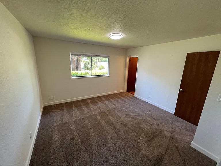 8654 Thelen Ct — Photo 16