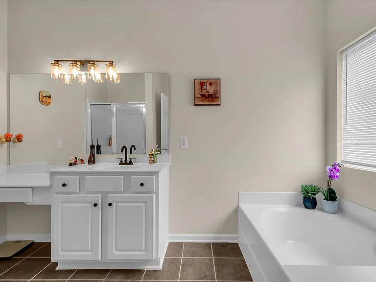 6000 Thrush Ct — Photo 15