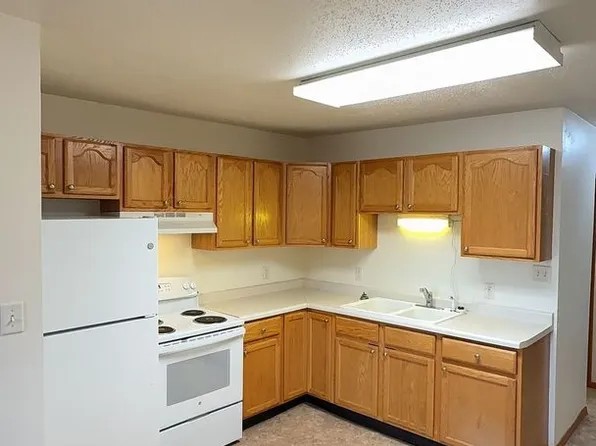 BR224X, 224 N Broadway St #Br224x-4, Stanley, WI 54768