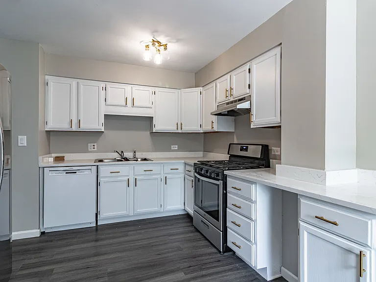 4239 Continental Dr — Photo 6