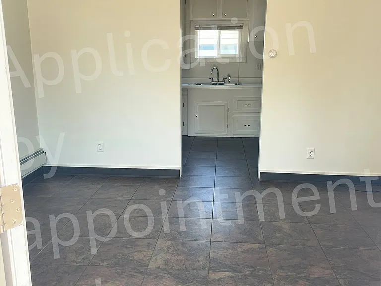 1310 Sherwood St — Photo 4